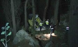 Antalya'da uçuruma yuvarlanan araçta ölen 3 kişinin cenazeleri ailelerine teslim edildi