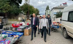 Arpaçay'da Kaymakam Güvenç ve Başkan Elma'dan pazar ziyareti