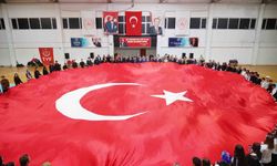 Ayvalık'ta Cumhuriyet coşkusu salonlara sığmadı