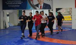 Babasının karşı çıktığı güreşte Balkan şampiyonu oldu