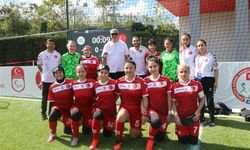 Bakan Bak'tan, Türkiye B1 Kadınlar Görme Engelliler Futbol Milli Takımı'na tebrik