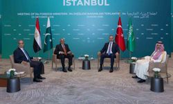Bakan Fidan'ın ev sahipliğindeki R4 toplantısında aile fotoğrafı
