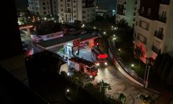 Başakşehir'de site otoparkında araç yangını: Site sakinleri tahliye edildi