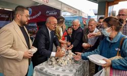 Başkan Arslan, Ankara'da vatandaşlarla Taşköprü sarımsağı dağıttı