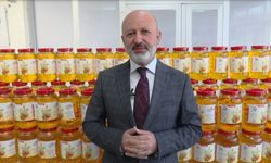 Başkan Çolakbayrakdar'ın ekimini ve hasadını yaptığı aspir yağı, vatandaşlara ücretsiz olarak dağıtılıyor
