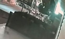 Batman'da evine giden kadına kapkaç kamerada