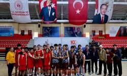 Bilecik'te basketbol müsabakalarında madalyalar sahiplerini buldu