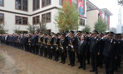 Bingöl'de Cumhuriyet Bayramı kutlamaları çelenk sunumuyla başladı