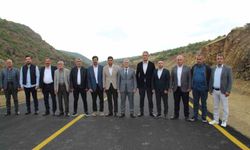 Bingöl'de köy yollarında sıcak asfalt seferberliği: Vali Çelik'ten kuzey ilçeleri için müjde