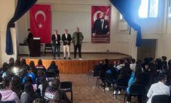 Bodrum'da öğrenciler yazarla buluştu
