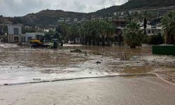 Bodrum'da sağanak yağış etkili oluyor