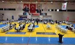 Burhaniye'de Satranç Turnuvasında dereceye girenler ödüllendirildi