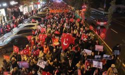 Büyükçekmece'de Cumhuriyet coşkusu fener alayıyla yaşandı