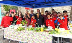 Çeşme Kalesi'nde çocuklar tarihle buluştu, limonata yaptı