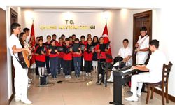 Çeşme'de 'Koridorda Müzik' projesi 5. yılına kaymakamlık konseriyle başladı