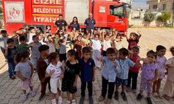 Cizre'de itfaiyecilerden miniklere yangın güvenliği eğitimi