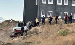 ÇOMÜ Yerleşkesi'nde toprak kayması: 2 işçi kurtarıldı