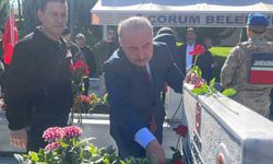 Çorum'da şehitler kabirleri başında dualarla anıldı