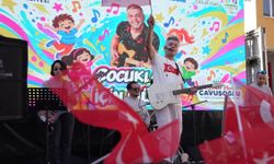 Denizli Büyükşehirle Cumhuriyet coşkusu okullara taştı