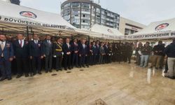 Denizli'de Cumhuriyet Bayramı kutlamaları çelenk töreniyle başladı