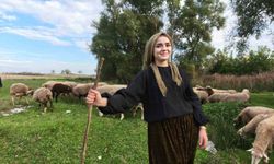 Devlet desteğiyle çiftçi olan genç kadın, hayallerine kavuştu