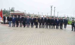 Dicle'de 29 Ekim Cumhuriyet Bayramı kutlamaları çelenk sunma töreniyle başladı