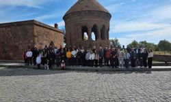 Doğaseverler Ahlat'ın tarihi ve doğal güzelliklerini keşfetti