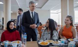 EBYÜ Rektörü Kuyrukluyıldız öğrencilerle bir araya geldi