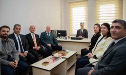 EBYÜ Rektörü Kuyrukluyıldız'dan doçent unvanı alan akademisyenlere ziyaret