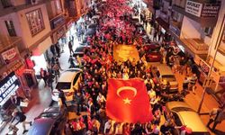 Efeler'de Cumhuriyet yürüyüşü