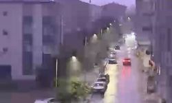 Elazığ'da şimşekler geceyi aydınlattı