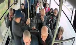 Epilepsi hastası yolcuya şoförlerden hızlı müdahale
