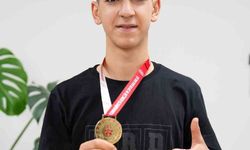 Erdem Koleji öğrencisi Umut Şan, masa tenisinde il şampiyonu oldu
