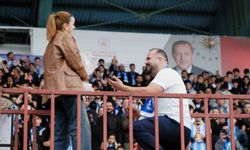 Erzurumspor tribünlerinde evlilik teklifi