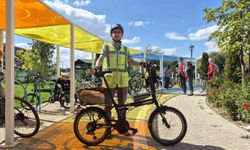 Eskişehir'de bisiklet tutkunları, 'Görünür ol güvende ol' sloganıyla pedallara bastı
