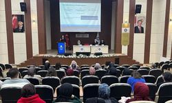 ETÜ'de 'Cumhuriyet ve kalkınma' paneli düzenlendi