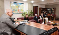 Filistinli öğrencilerden İl Millî Eğitim müdürüne ziyaret