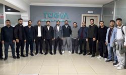 Gençlerle bir araya gelen AK Parti İl Başkanı Yılmaz Seven: 'Bizim geleceğimiz sizlersiniz'