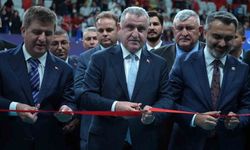 Gençlik ve Spor Bakanı Bak, Kırıkkale'de yeni spor salonunun açılışını yaptı