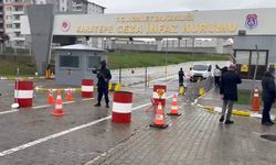 Görevinden uzaklaştırılan Üsküdar Belediye Başkanı Dedetaş ev hapsiyle tahliye edildi
