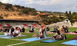 Güney'de kadınlar yoga yaptı