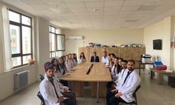 İdil Milli Eğitim Müdürü Arslan, sınıflarda öğrencilerin taleplerini dinledi