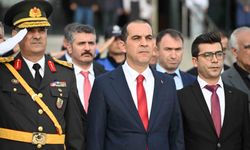 Iğdır'da 29 Ekim Cumhuriyet Bayramı kutlamaları çelenk sunma töreniyle başladı
