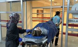 İki otomobil ile motosiklet çarpıştı: 2 yaralı