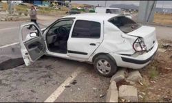 İki otomobil kafa kafaya çarpıştı: 5 yaralı