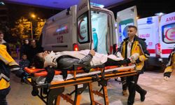 İnegöl'de otomobille motosiklet çarpıştı: 2 kardeş yaralandı
