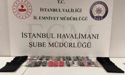 İstanbul Havalimanı'nda korse ve bacaklarına uyuşturucu gizleyen şüpheliler polisten kaçamadı