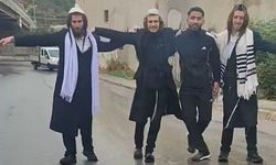 İzmir'de Yahudiler Netanyahu'nun gidişini kutladı