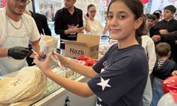 İzmirli dönerciden 29 Ekim'de çocuklara ücretsiz döner