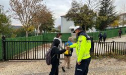 Jandarma okul çevrelerinde göz açtırmıyor